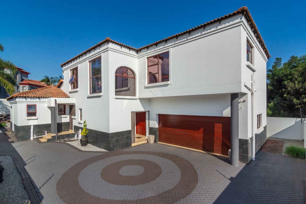 Double-storey house for sale in Rangeview - 1KR1687728 Double-storey house for sale in Rangeview - 1KR1687728