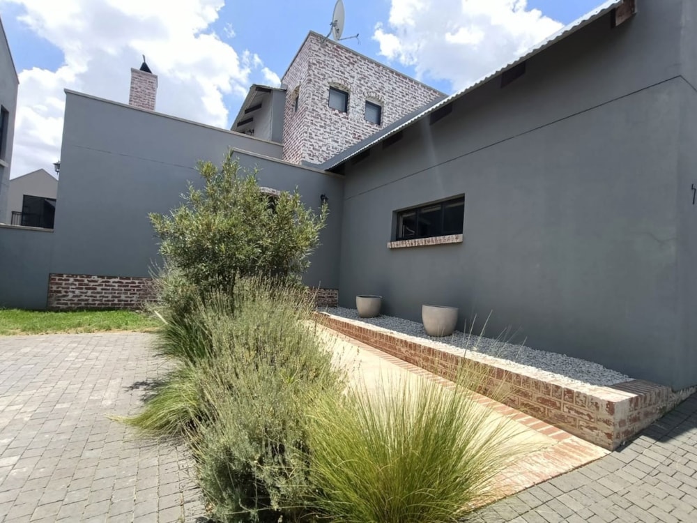 Townhouse let in Woodland Hills - 1BX1685718 Townhouse let in Woodland Hills - 1BX1685718