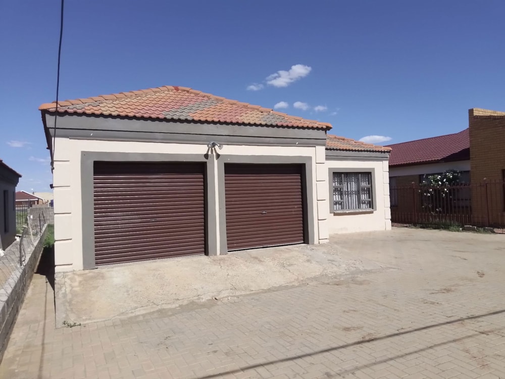 House for sale in Bloemside - 1BX1688024