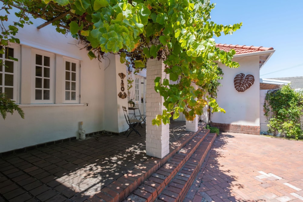 Double-storey house sold in Rondebosch - KW1688100 Double-storey house sold in Rondebosch - KW1688100