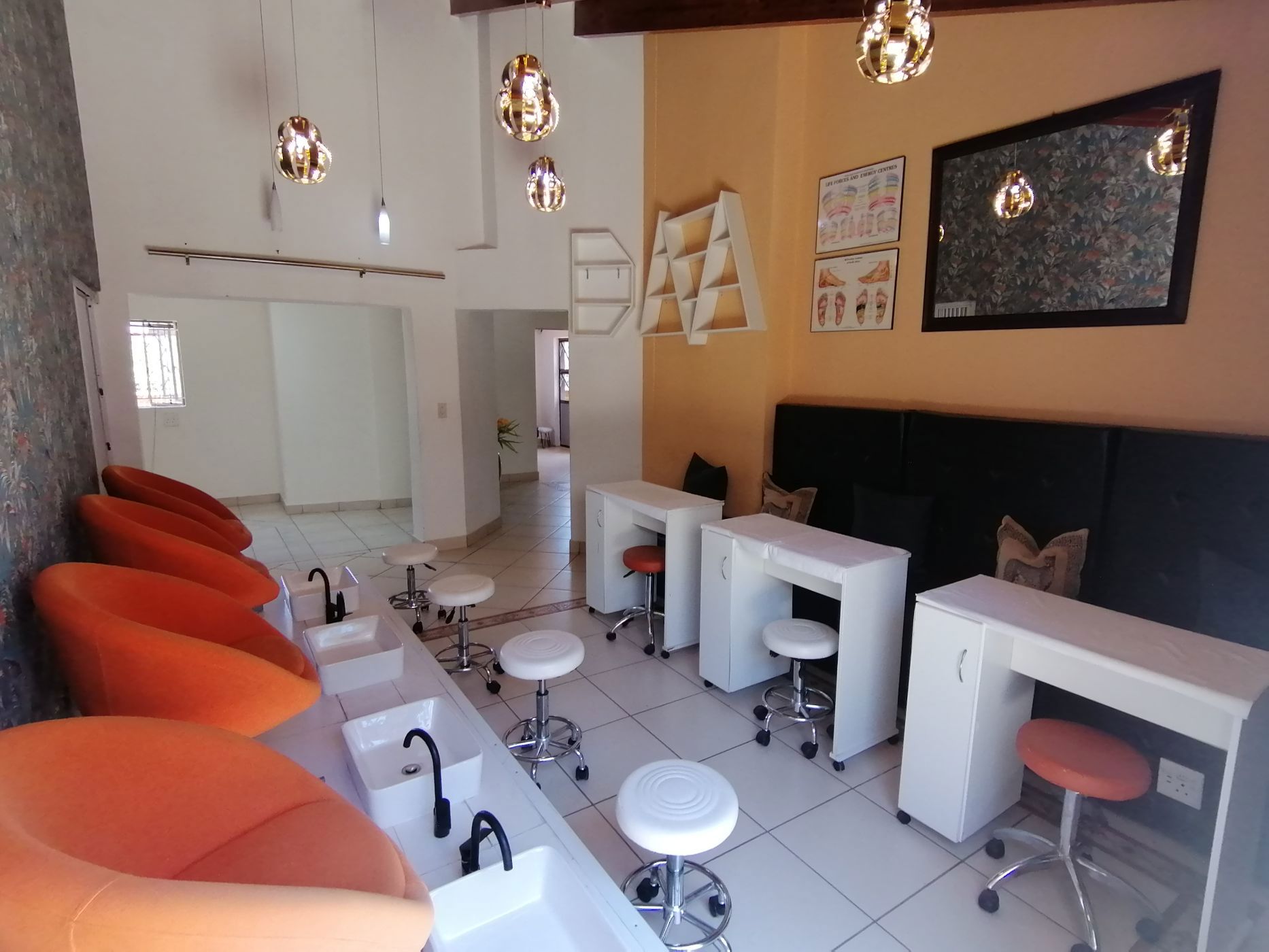 Commercial office to rent in Bassonia - 1GV1741862