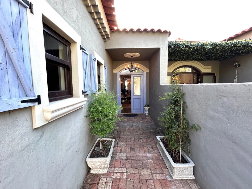 House sold in Estate D Afrique - 1HR1688432 House sold in Estate D Afrique - 1HR1688432