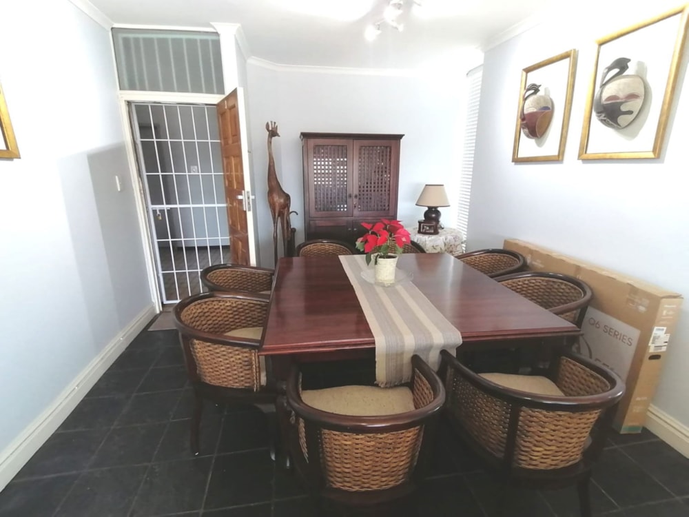 Apartment for sale in Westridge, Durban - 1DA1686595 Apartment for sale in Westridge, Durban - 1DA1686595