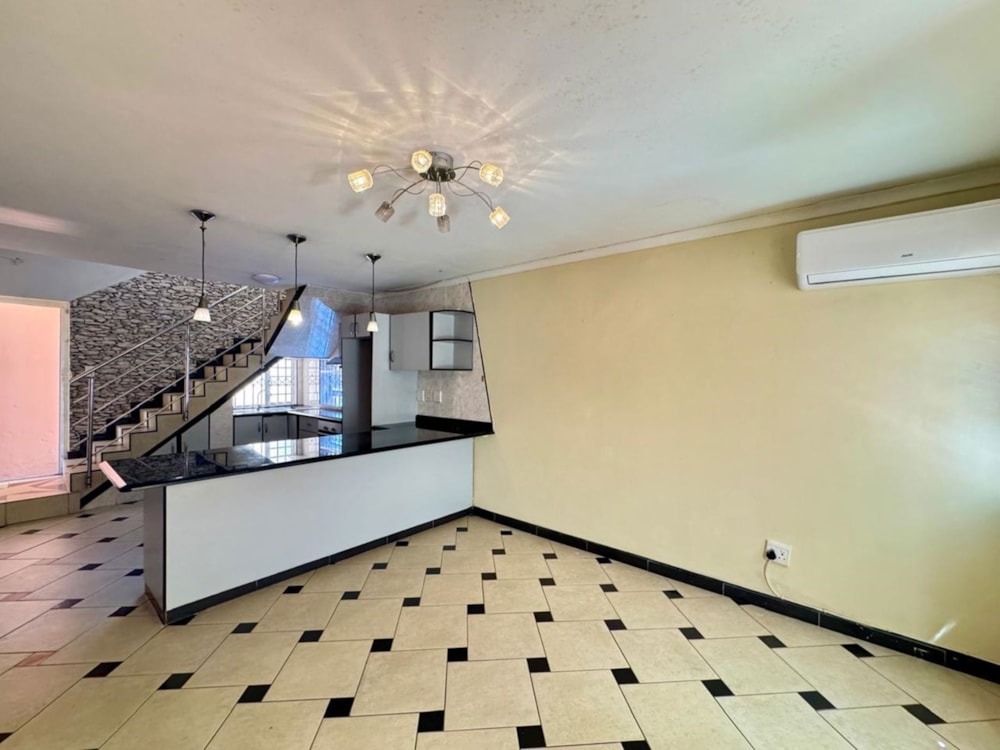 Townhouse let in Glenwood, Durban - 1DA1685985 Townhouse let in Glenwood, Durban - 1DA1685985