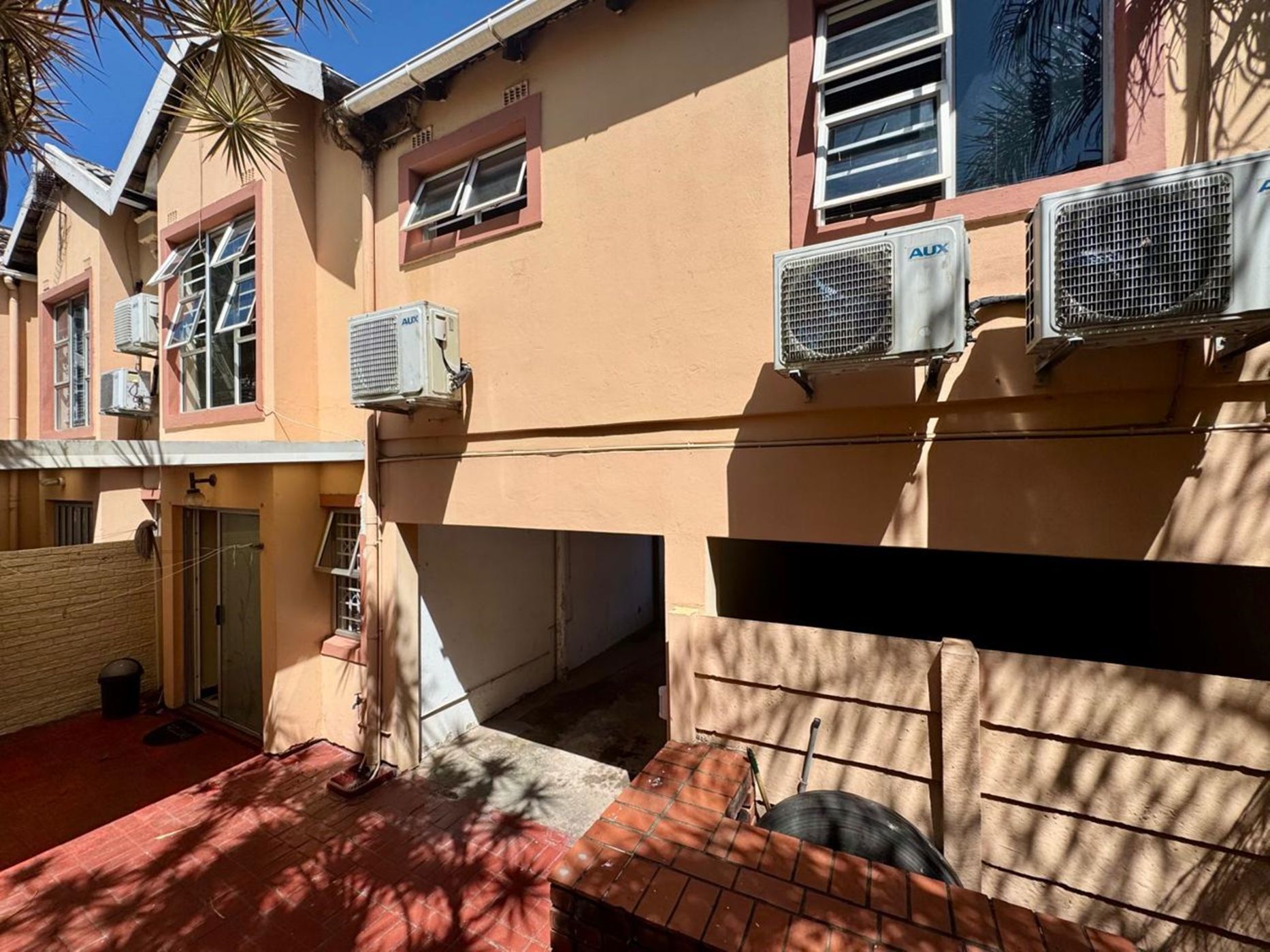 Townhouse let in Glenwood, Durban - 1DA1685985