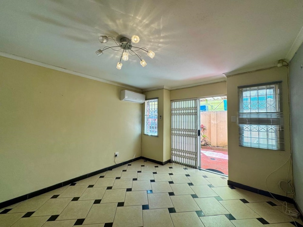 Townhouse let in Glenwood, Durban - 1DA1685985 Townhouse let in Glenwood, Durban - 1DA1685985