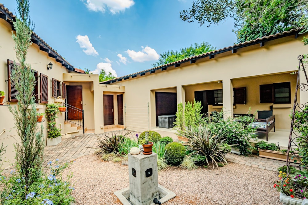 Golf estate house for sale in Waterkloof Ridge - PT1687472 Golf estate house for sale in Waterkloof Ridge - PT1687472