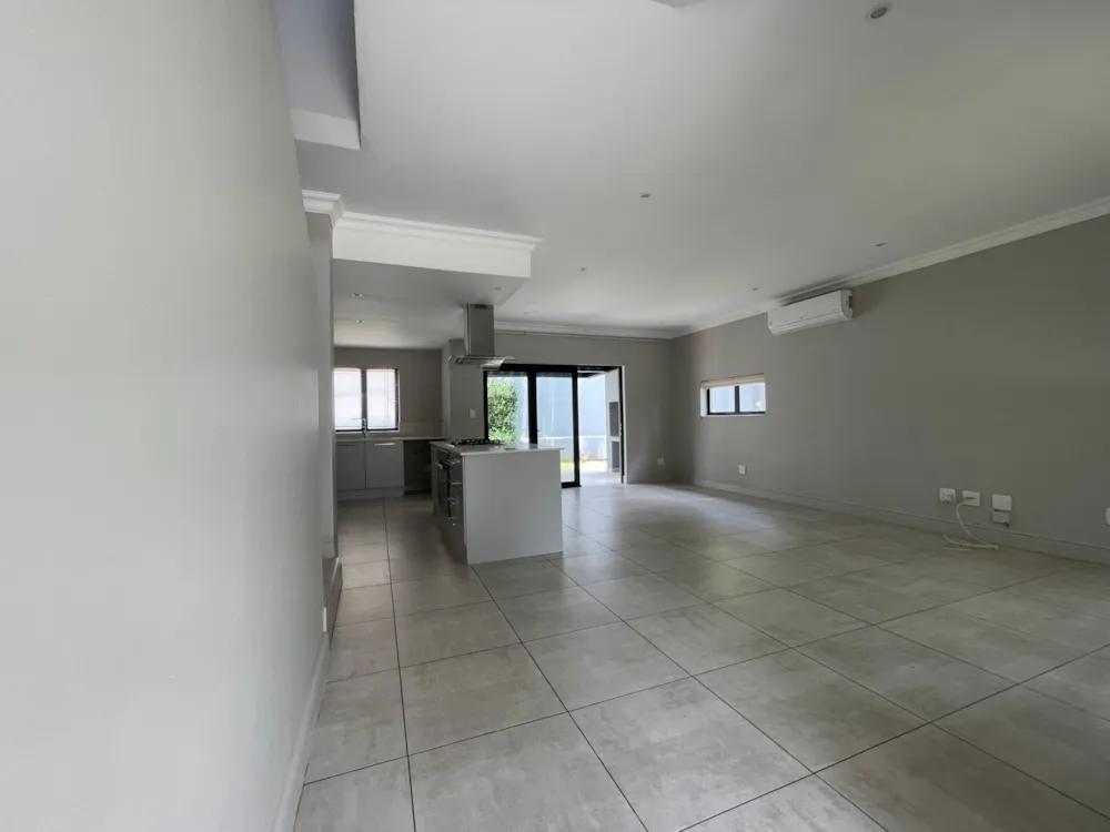 Double-storey cluster let in Broadacres - FYL1731624 Double-storey cluster let in Broadacres - FYL1731624