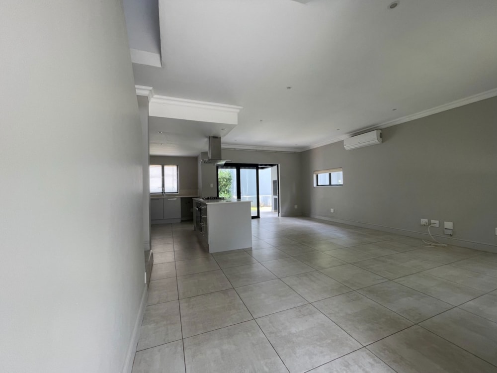 Double-storey cluster let in Broadacres - FYL1680672 Double-storey cluster let in Broadacres - FYL1680672