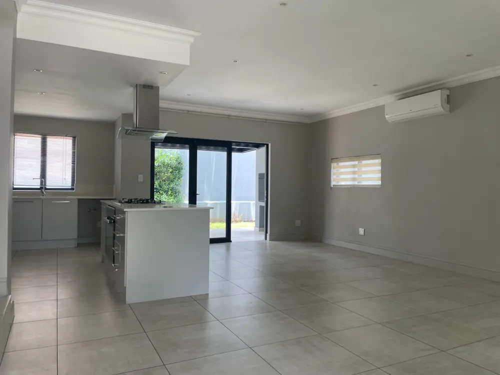 Double-storey cluster let in Broadacres - FYL1731624 Double-storey cluster let in Broadacres - FYL1731624