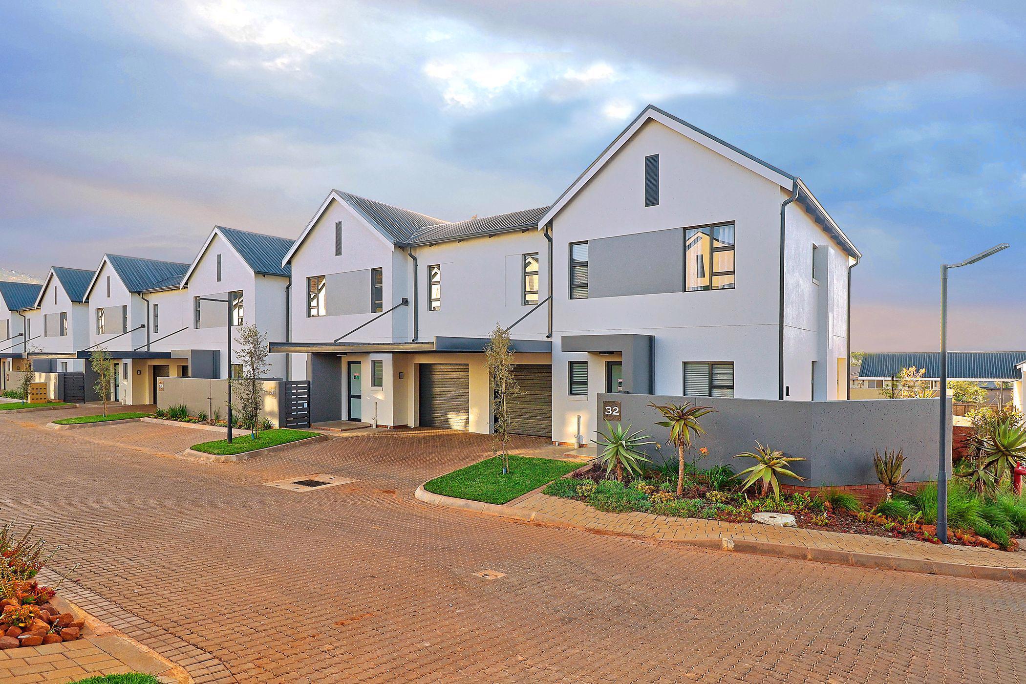 Security estate home to rent in Pinehaven - 1KR1687261