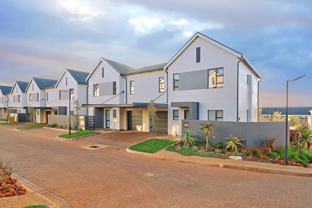 Security estate home let in Pinehaven - 1KR1687261 Security estate home let in Pinehaven - 1KR1687261
