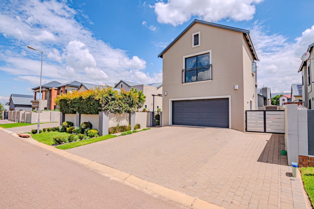 House for sale in Golden Fields Estate - CN1686982