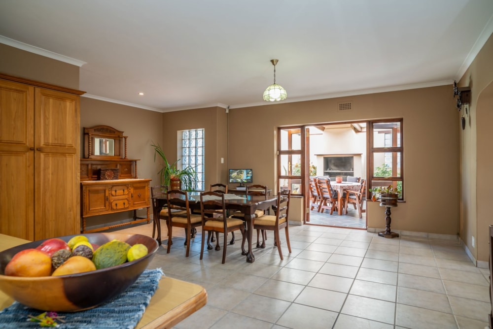 House sold in Kirstenhof, Cape Town - KW1686855