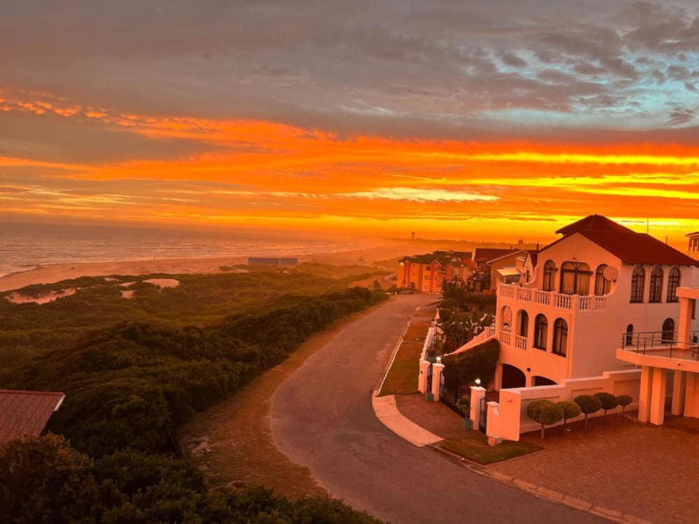 Security complex home for sale in Aston Bay - 1JF1618336 Security complex home for sale in Aston Bay - 1JF1618336