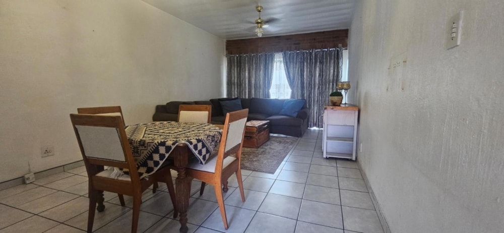 Townhouse for sale in New Redruth - 1AB1642401 Townhouse for sale in New Redruth - 1AB1642401