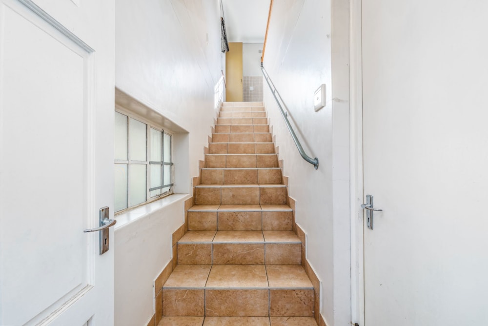 Cottage let in Kloof - 1KF1685576