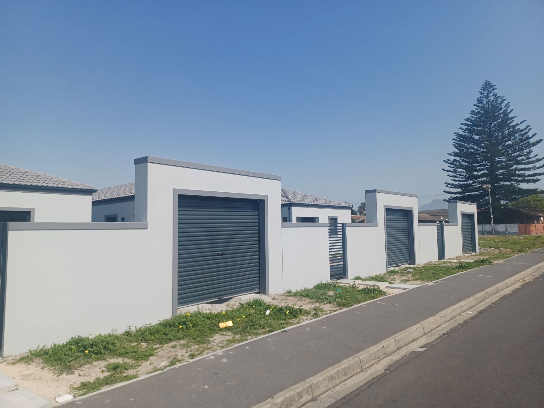 House for sale in Grassy Park - 1OT1668847