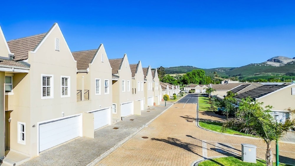 Security estate home sold in Paarl South - TK1677954 Security estate home sold in Paarl South - TK1677954
