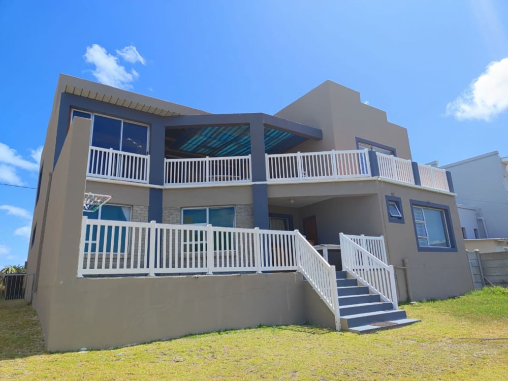 Double-storey house for sale in Struisbaai - 1SW1684598 Double-storey house for sale in Struisbaai - 1SW1684598