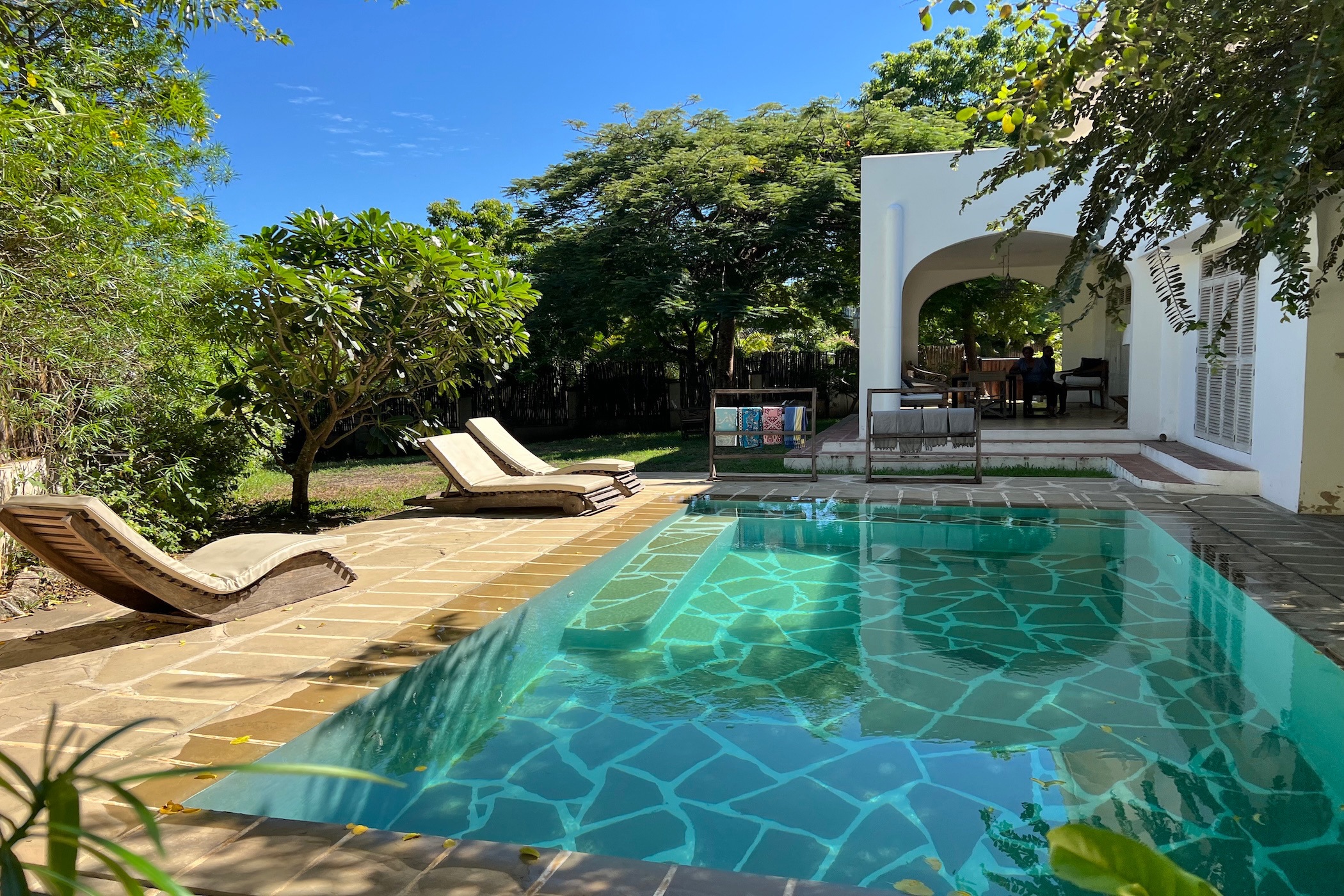 Beachfront villa to rent in Diani, Kenya - 3KE1682727