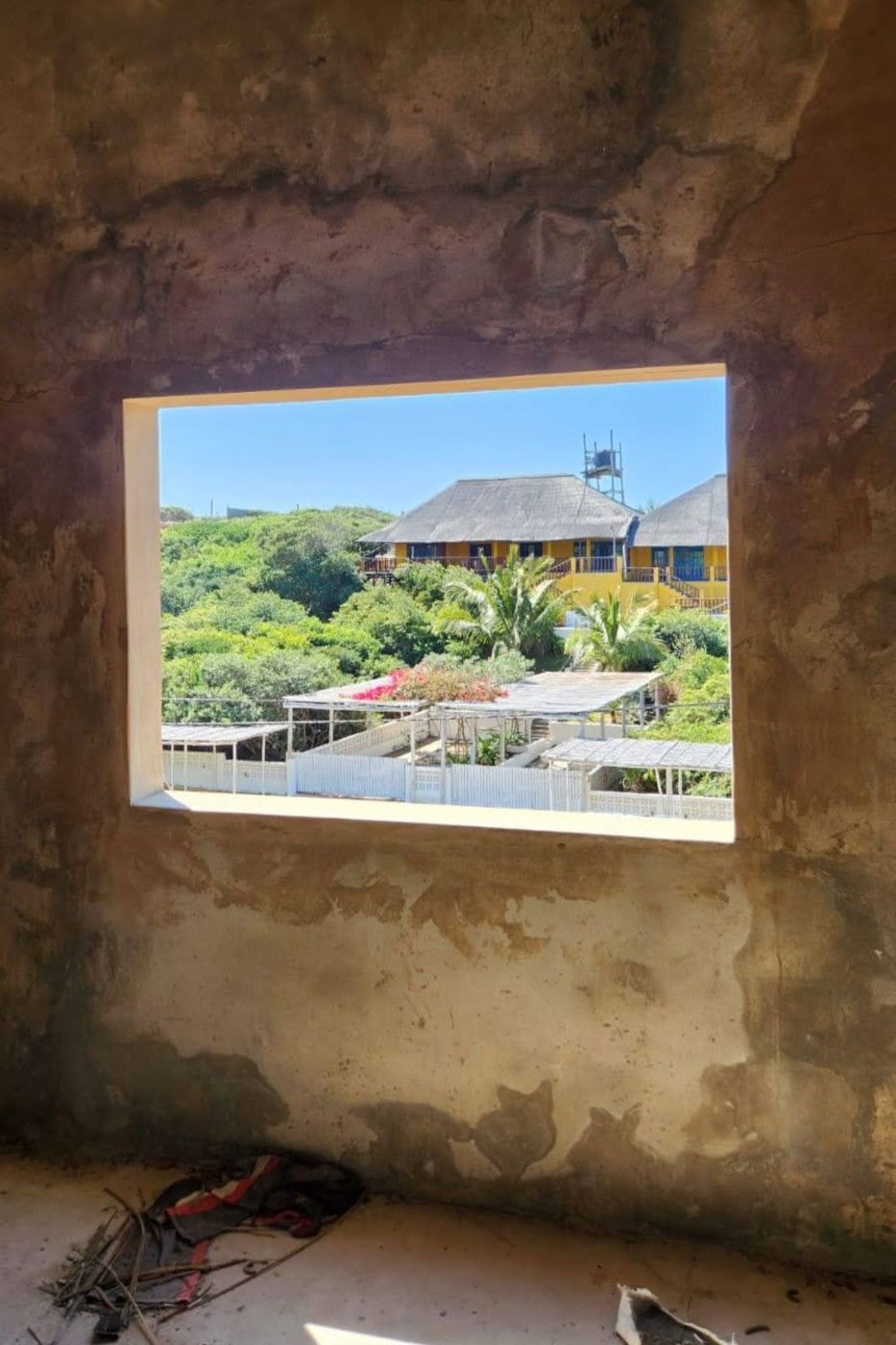 House for sale in Praia do Tofo, Mozambique - 3MQ1683660