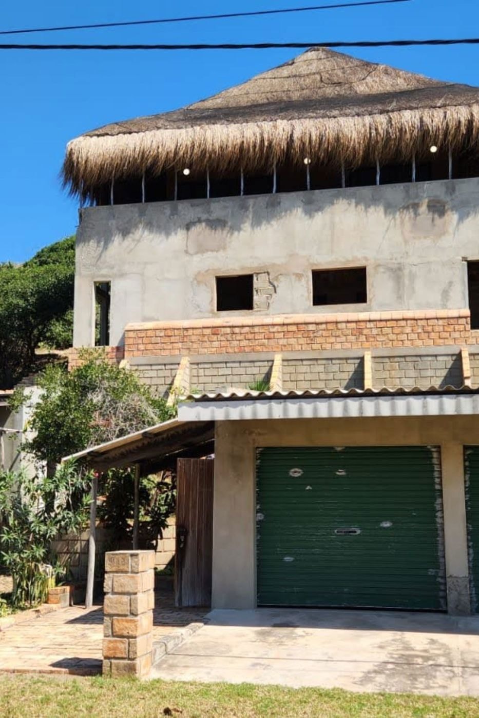 House for sale in Praia do Tofo, Mozambique - 3MQ1683660