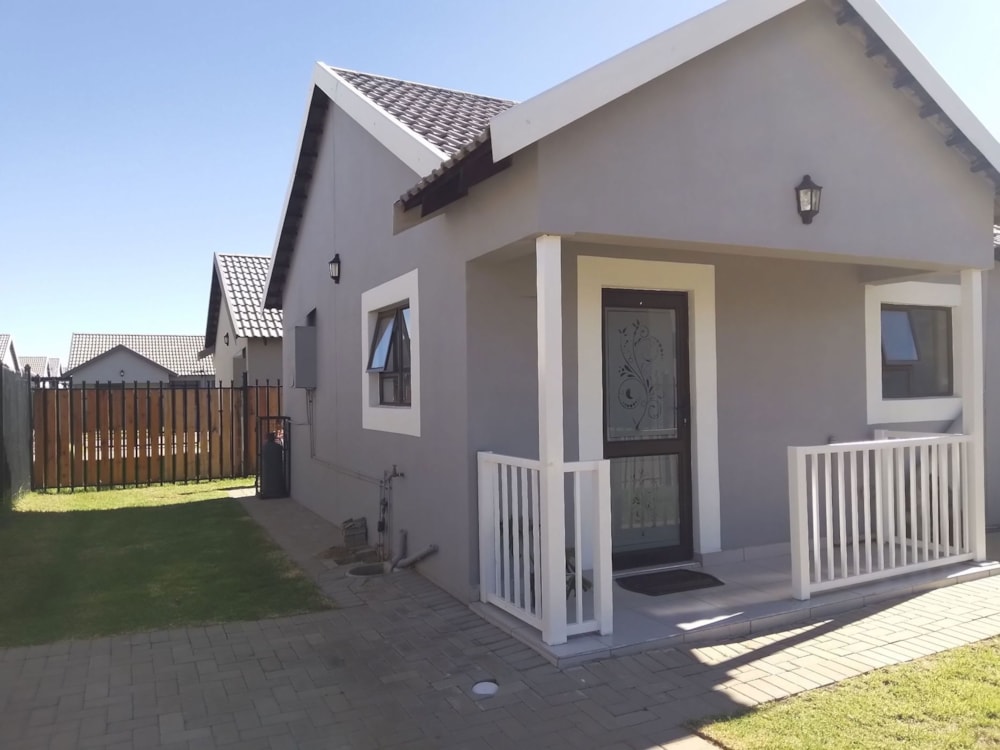 Townhouse for sale in Bloemspruit - 1BX1686780