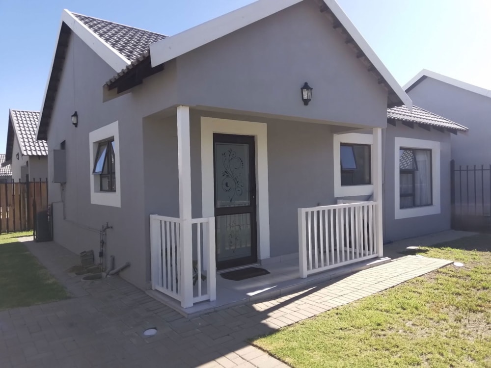 Townhouse for sale in Bloemspruit - 1BX1686780