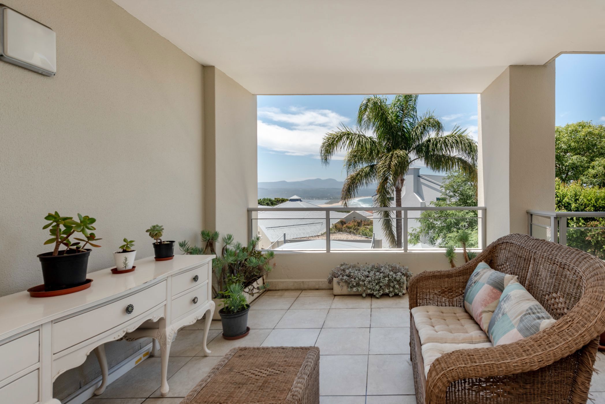 Apartment sold in Plettenberg Bay - 1KG1686695