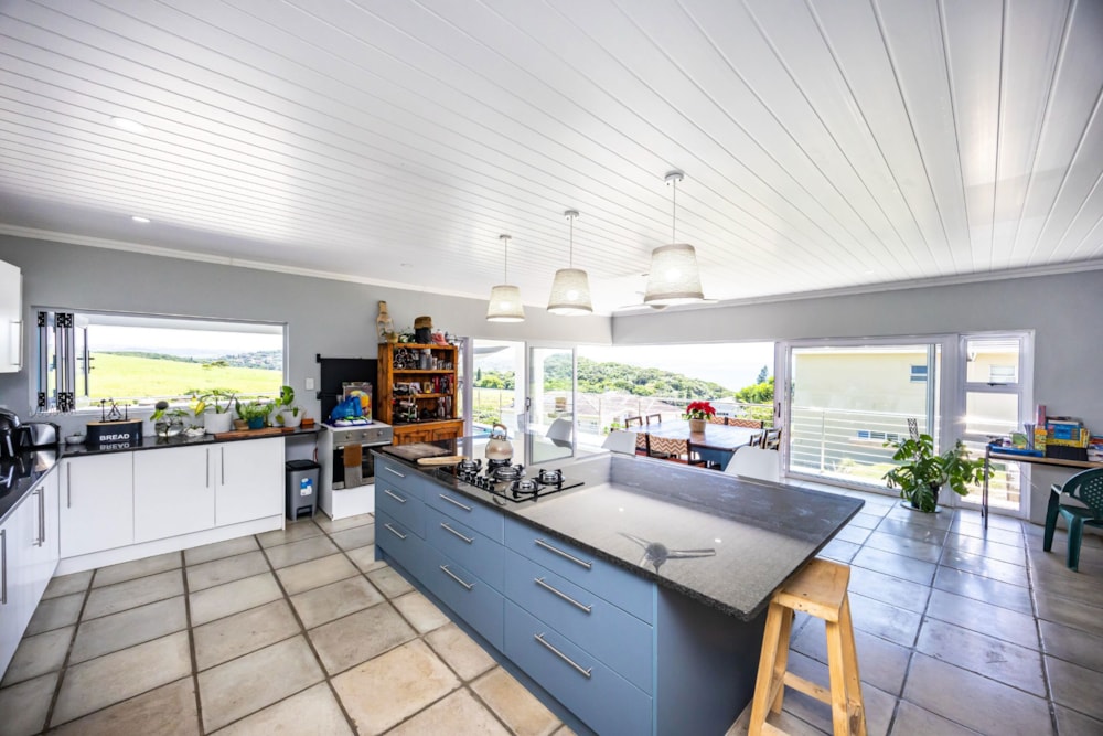 Double-storey house for sale in Chintsa West - 1EZ1687340 Double-storey house for sale in Chintsa West - 1EZ1687340