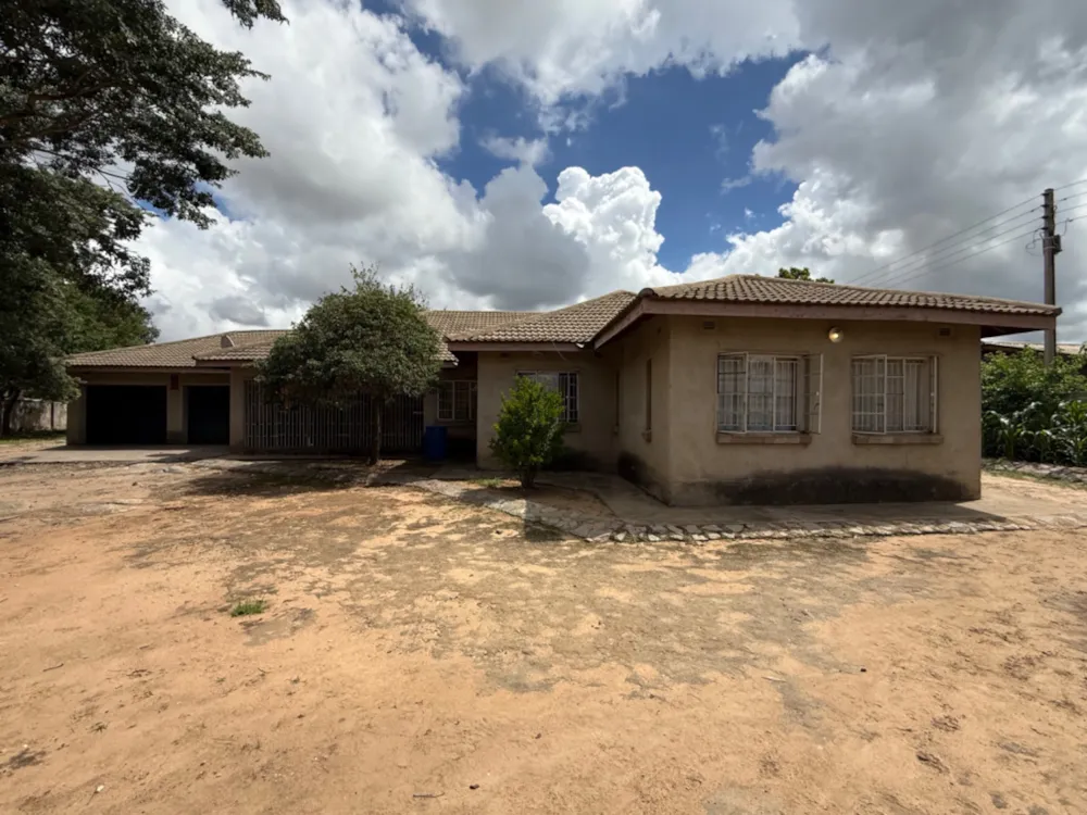 House for sale in Ruwa, Zimbabwe - 3ZB1685386 House for sale in Ruwa, Zimbabwe - 3ZB1685386