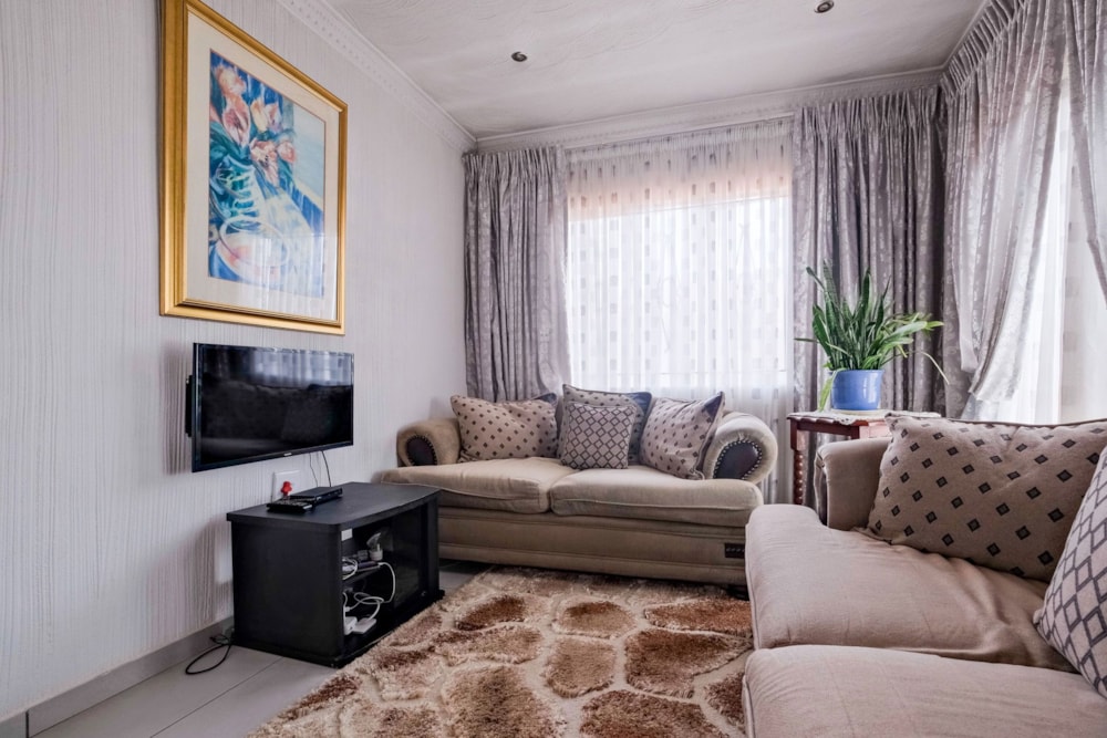 House sold in Dobsonville - RDT1685420