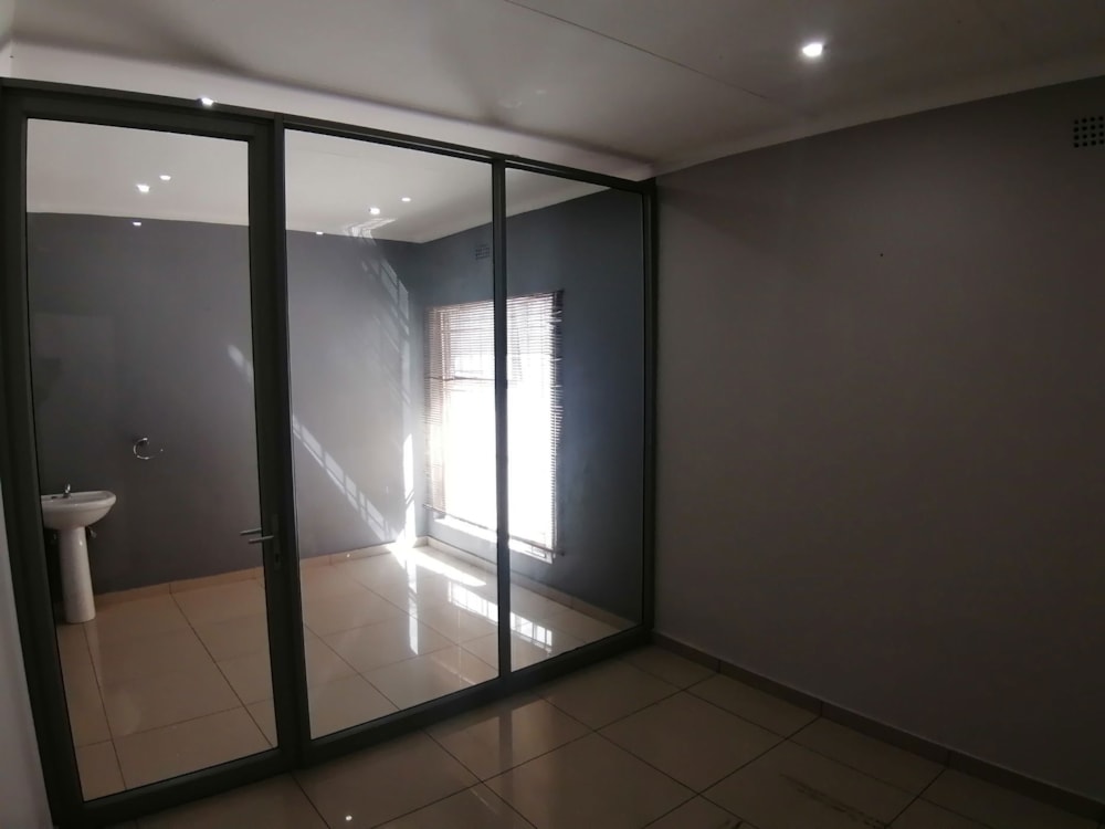 Commercial office let in Alberton - 1GV1685447 Commercial office let in Alberton - 1GV1685447