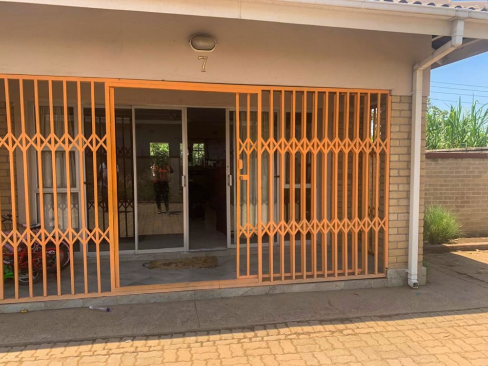 Cluster for sale in Waterfalls, Zimbabwe - 3ZB1685636