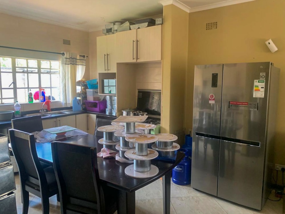 Cluster for sale in Waterfalls, Zimbabwe - 3ZB1685636