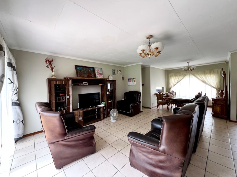 House for sale in Bester - PRN1685676