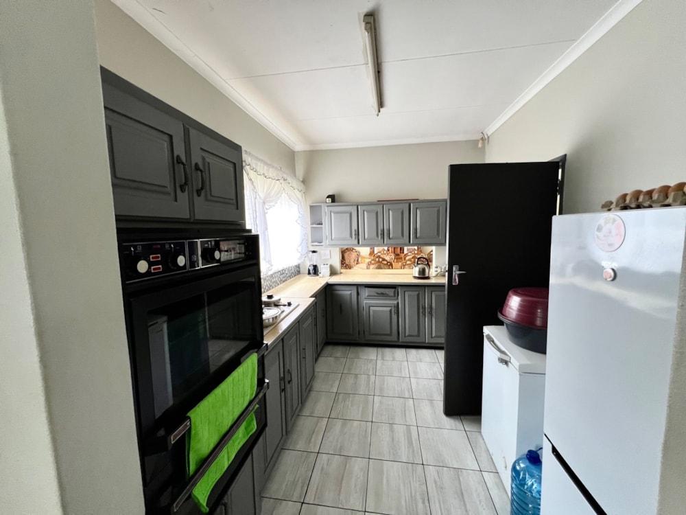 House for sale in Bester - PRN1685676