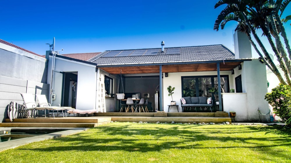 House let in Claremont, Cape Town - RBL1685706