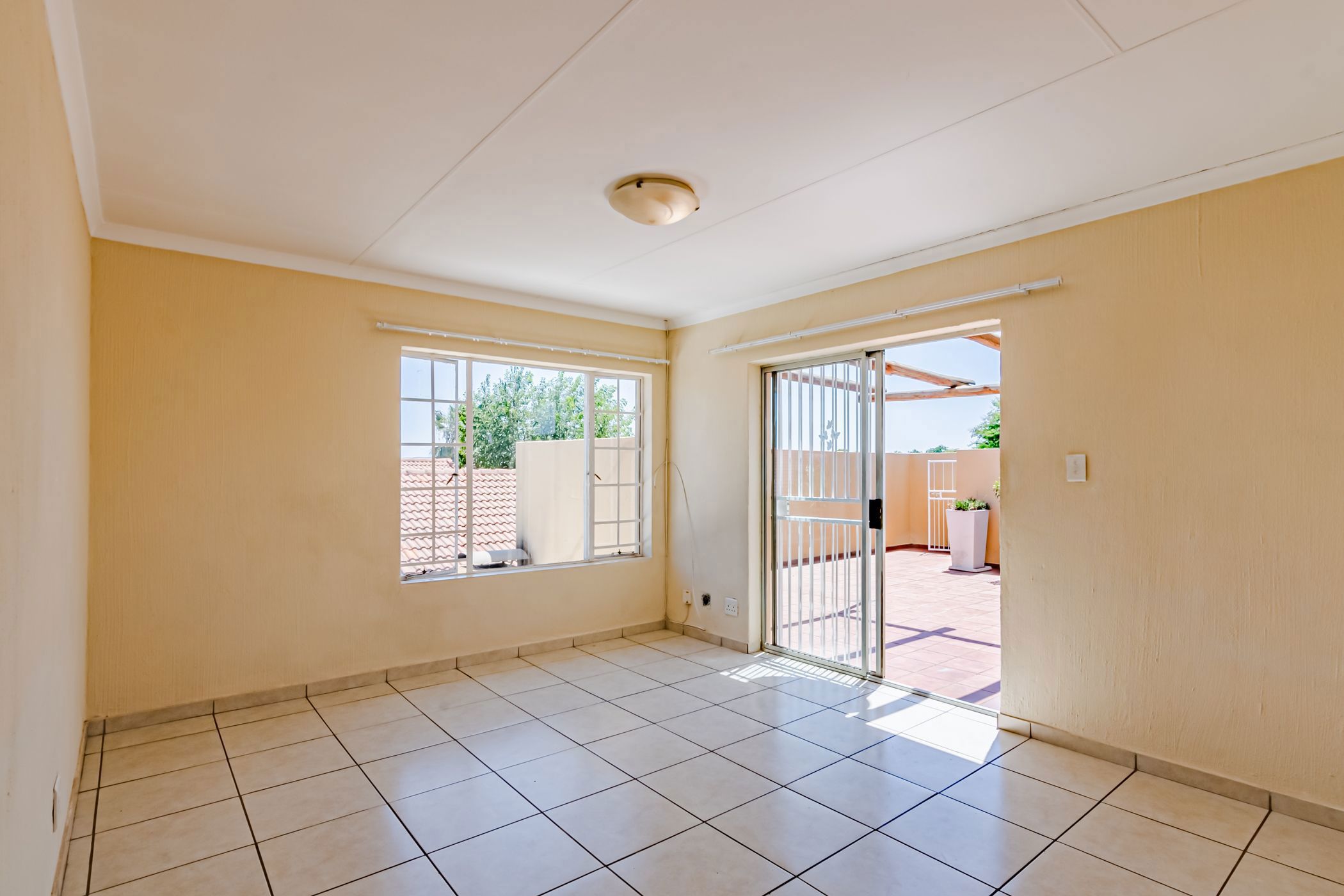 Apartment let in Willow Park Manor - PTL1685998