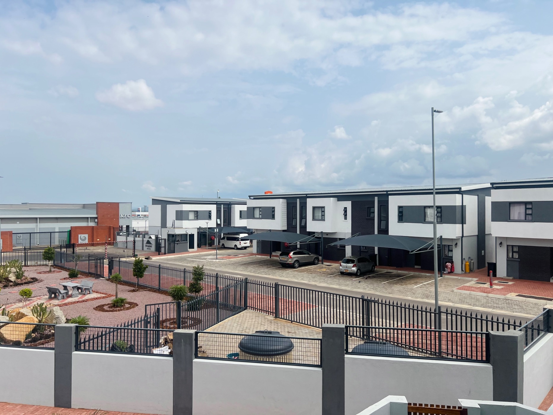 Townhouse let in Broadhurst, Botswana - 3BO1686320