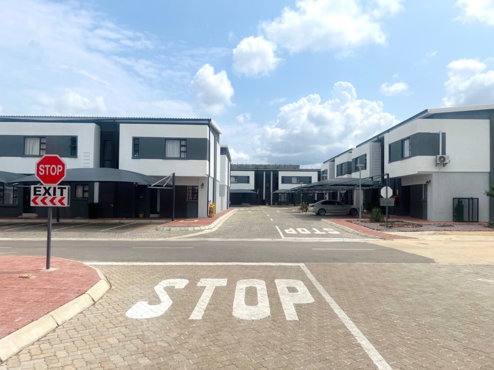 Townhouse let in Broadhurst, Botswana - 3BO1686320 Townhouse let in Broadhurst, Botswana - 3BO1686320