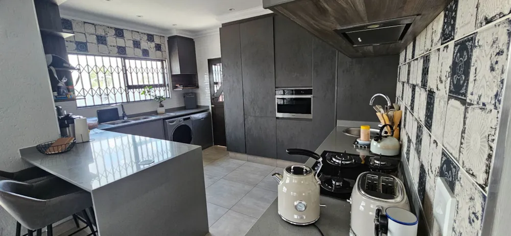 Double-storey house for sale in Helderwyk Estate - 1BJ1728961 Double-storey house for sale in Helderwyk Estate - 1BJ1728961