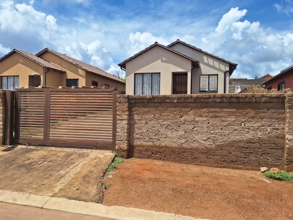 House for sale in Soshanguve East - PTM1686510