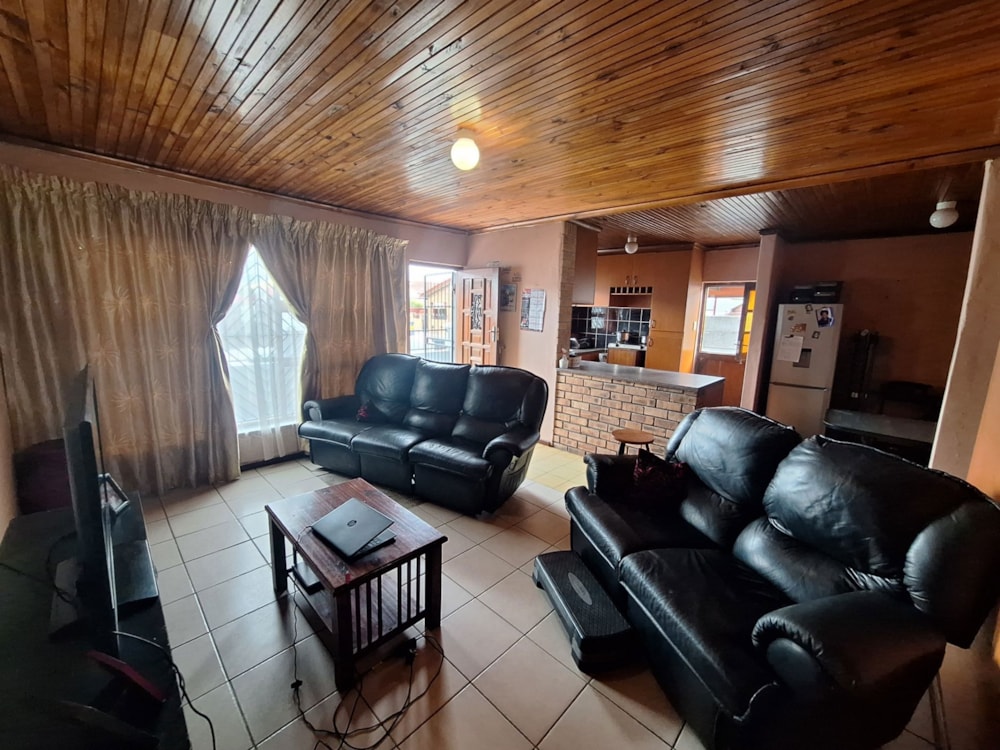 House sold in Kleinvlei, Eersterivier - 1KV1686616 House sold in Kleinvlei, Eersterivier - 1KV1686616