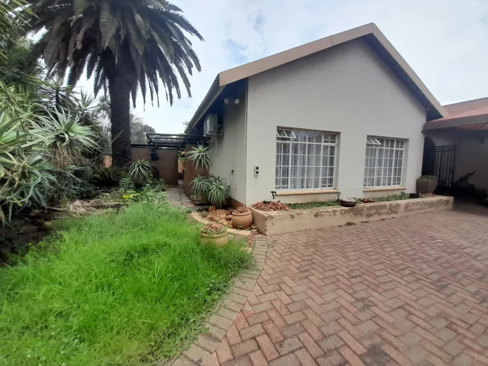 House for sale in Vanderbijlpark SE 6 - 1VT1735467 House for sale in Vanderbijlpark SE 6 - 1VT1735467