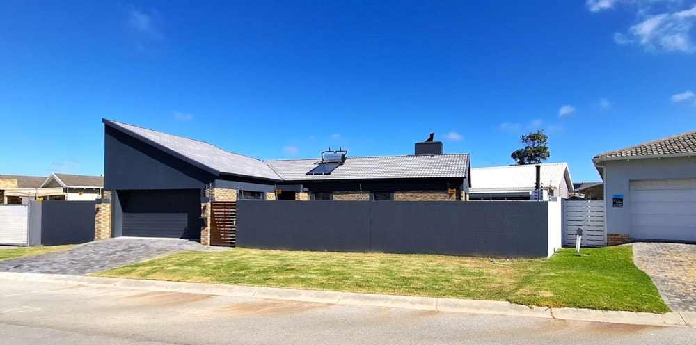 House let in Pinelands, Fairview - 1PLZ1686648 House let in Pinelands, Fairview - 1PLZ1686648