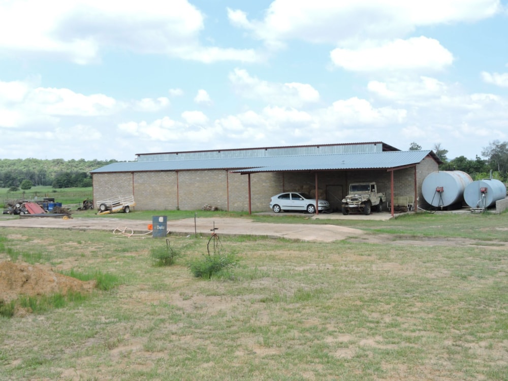 Smallholding for sale in Koster - 1RU1686651 Smallholding for sale in Koster - 1RU1686651