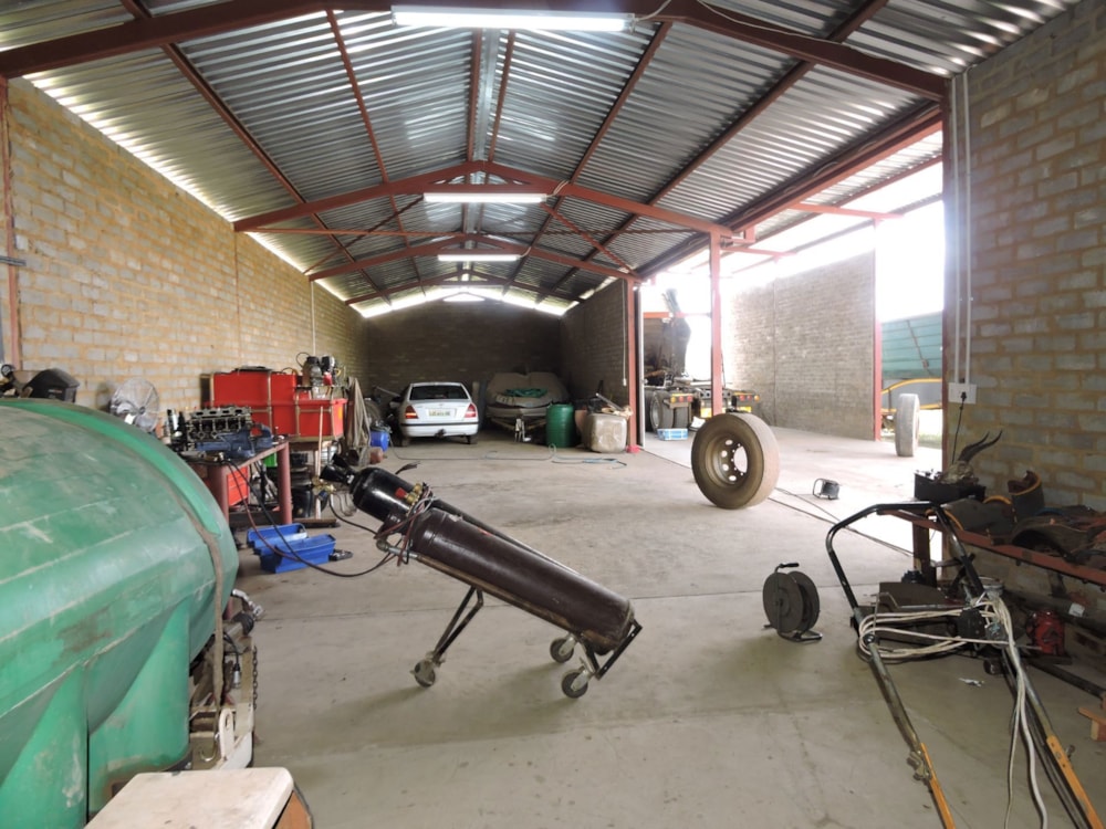 Smallholding for sale in Koster - 1RU1686651 Smallholding for sale in Koster - 1RU1686651