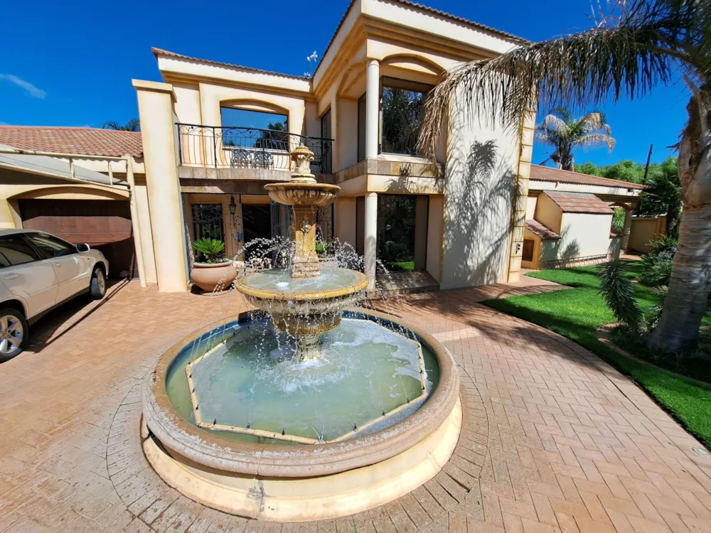 Double-storey house for sale in Christiana, North West Province - 1KJ1686849 Double-storey house for sale in Christiana, North West Province - 1KJ1686849